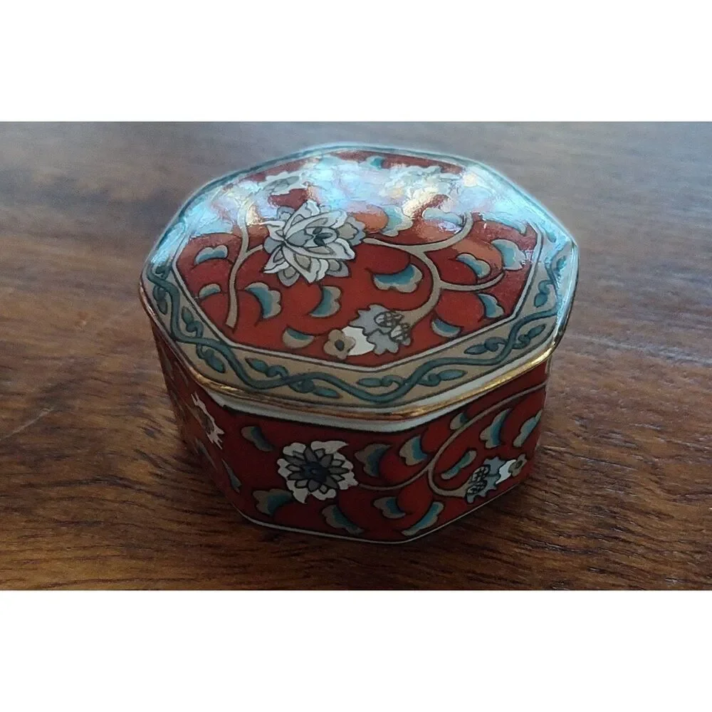 Vintage porcelain trinket box Etude Takahashi San Francisco hand-decorated 1986